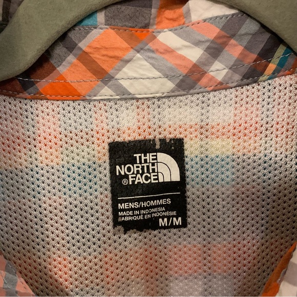 The North Face men’s medium short sleeve plaid button down shirt performance - Picture 3 of 5